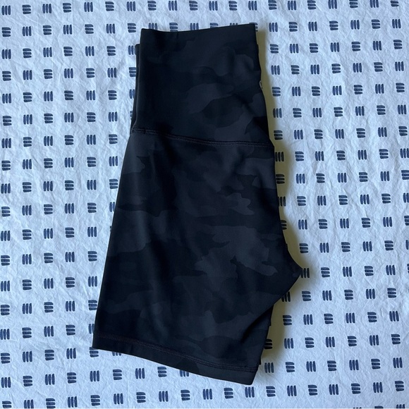 LULULEMON BIKE SHORTS - Picture 3 of 4